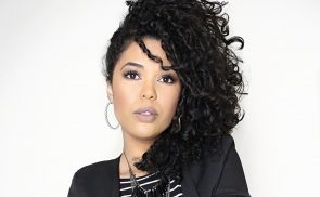 Fernanda Chaves 295x182 - Fernanda Chaves