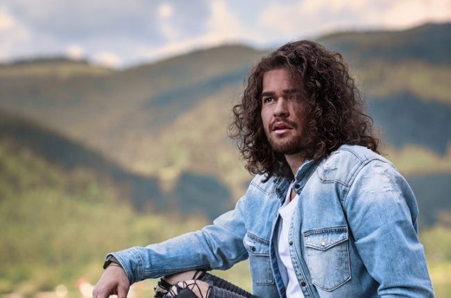 cabelo masculino grande