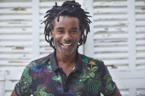 iStock 903597568 295x197 - cabelo masculino grande