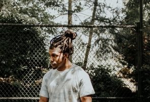 autri taheri 521022 unsplash 295x202 - cortes-de-cabelo-masculino