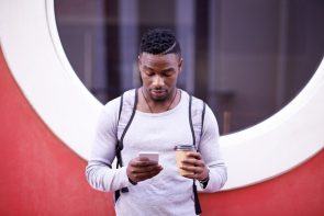 iStock 673360784 295x197 - tipos-de-cabelo-masculino