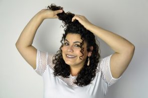 Foto04 CamilaCura 295x195 - penteado half bun 4