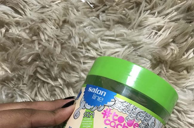 Qual produto é mais indicado para definir os cachos