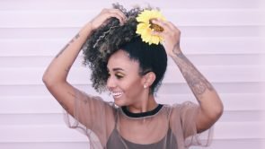 Passo07 295x166 - Penteado de carnaval 7