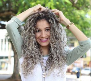 IMG 8228 a 295x262 - Mechas platinadas