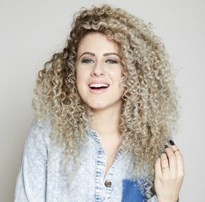 Lari Vieira 295x290 - Mechas platinadas