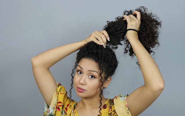 Coque alto despojado