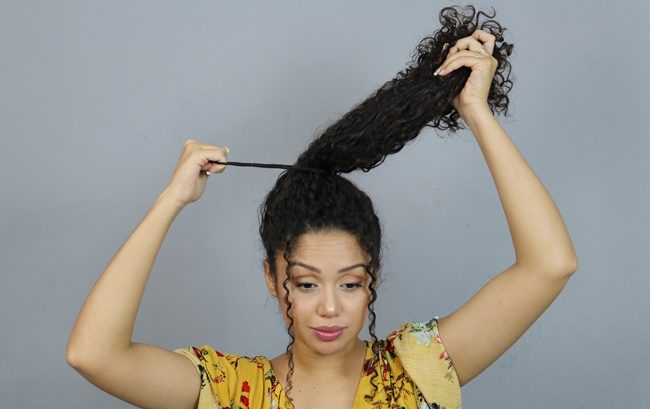 Coque alto despojado