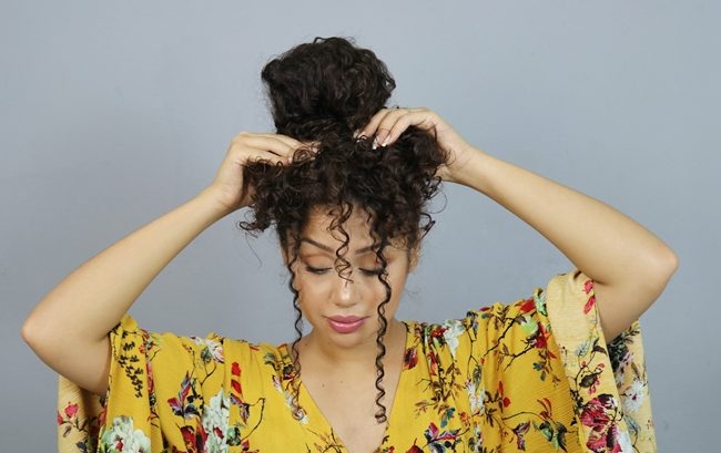 Coque alto despojado