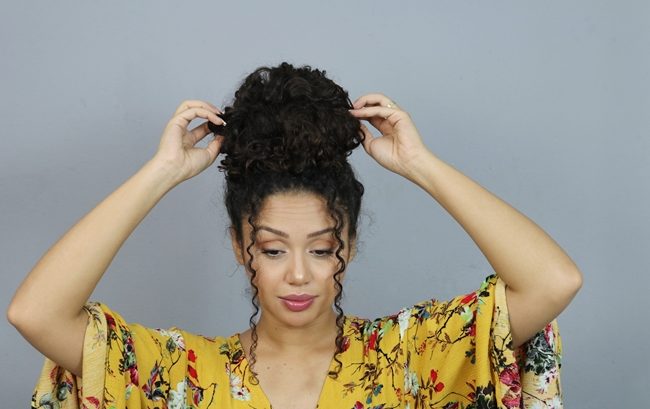 Coque alto despojado