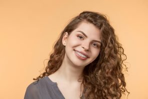 iStock 682789572 295x197 - Cortes para cabelos longos