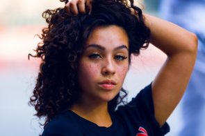 ayo ogunseinde 316141 unsplash 295x197 - corte-long-bob