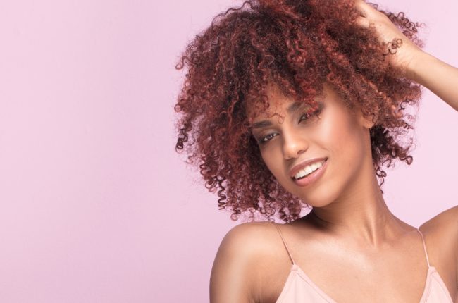 Cabelo rosa: variações, pintura e dicas de manutenção da cor