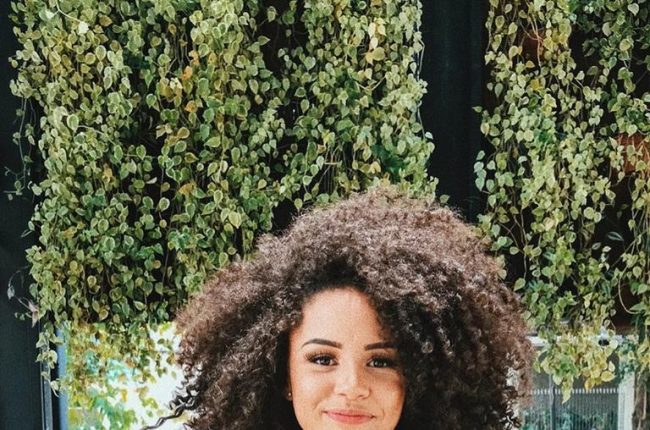 Cabelo médio repicado