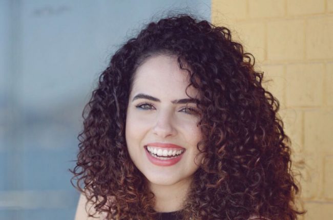Babosa no cabelo – Paula Stephânia