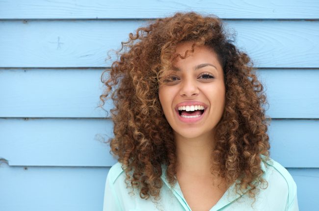 Mega hair: Tipos, cuidados e tudo o que você precisa saber antes de colocar