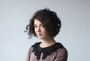 GettyImages 822757808 295x201 - Chanel de bico