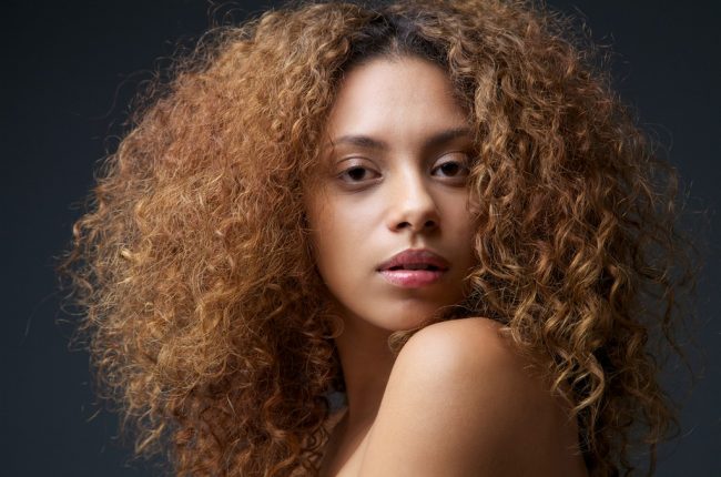 como-clarear-o-cabelo-naturalmente