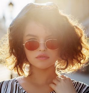 shutterstock 1106210708 295x311 - Chanel de bico
