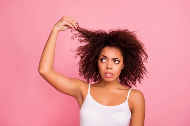 Cabelo quebrado: Causas, tratamentos, produtos e dicas poderosas