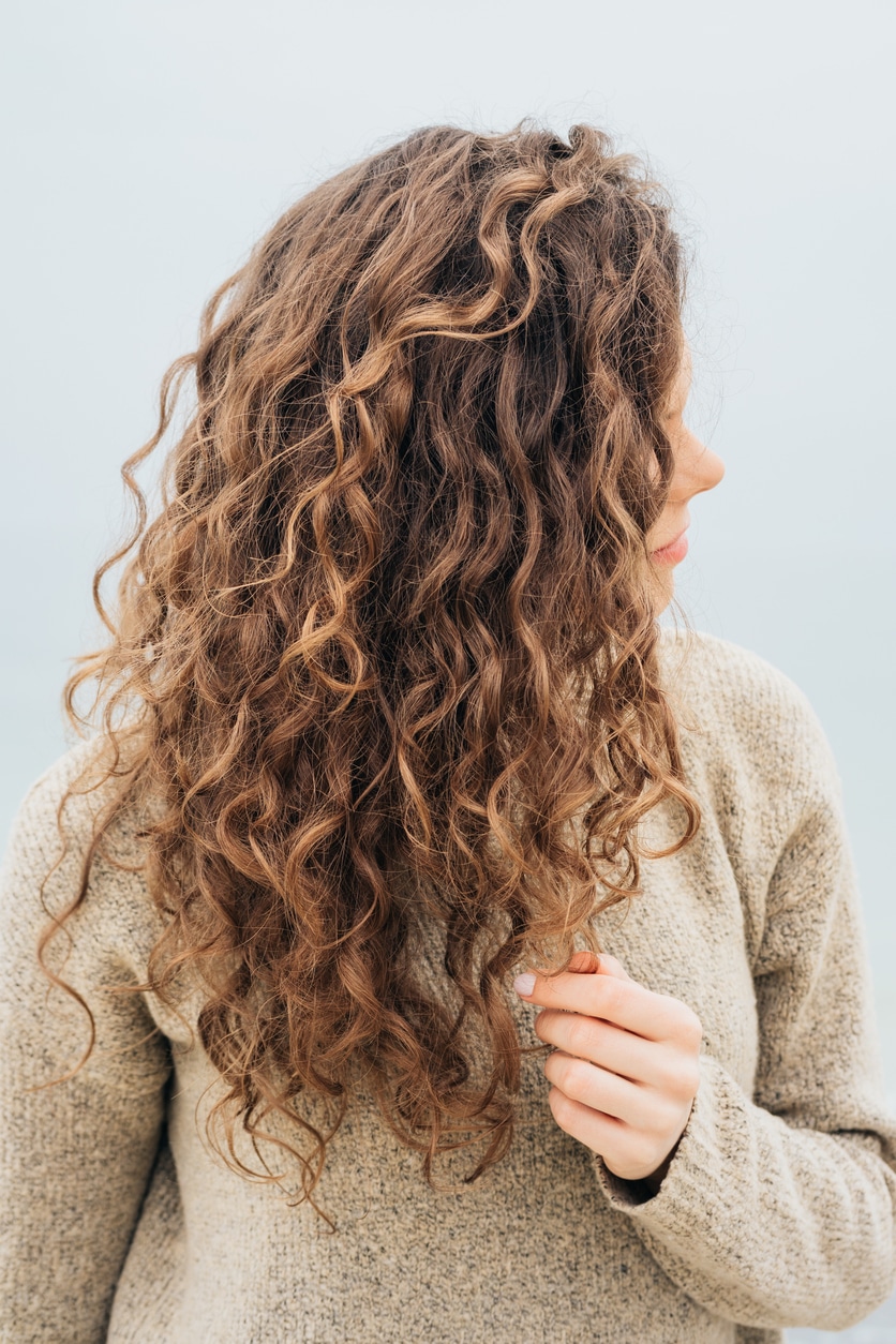 iStock 537543688 2 - Cabelo loiro escuro: 30 fotos, dicas de coloração, cuidados e manutenção