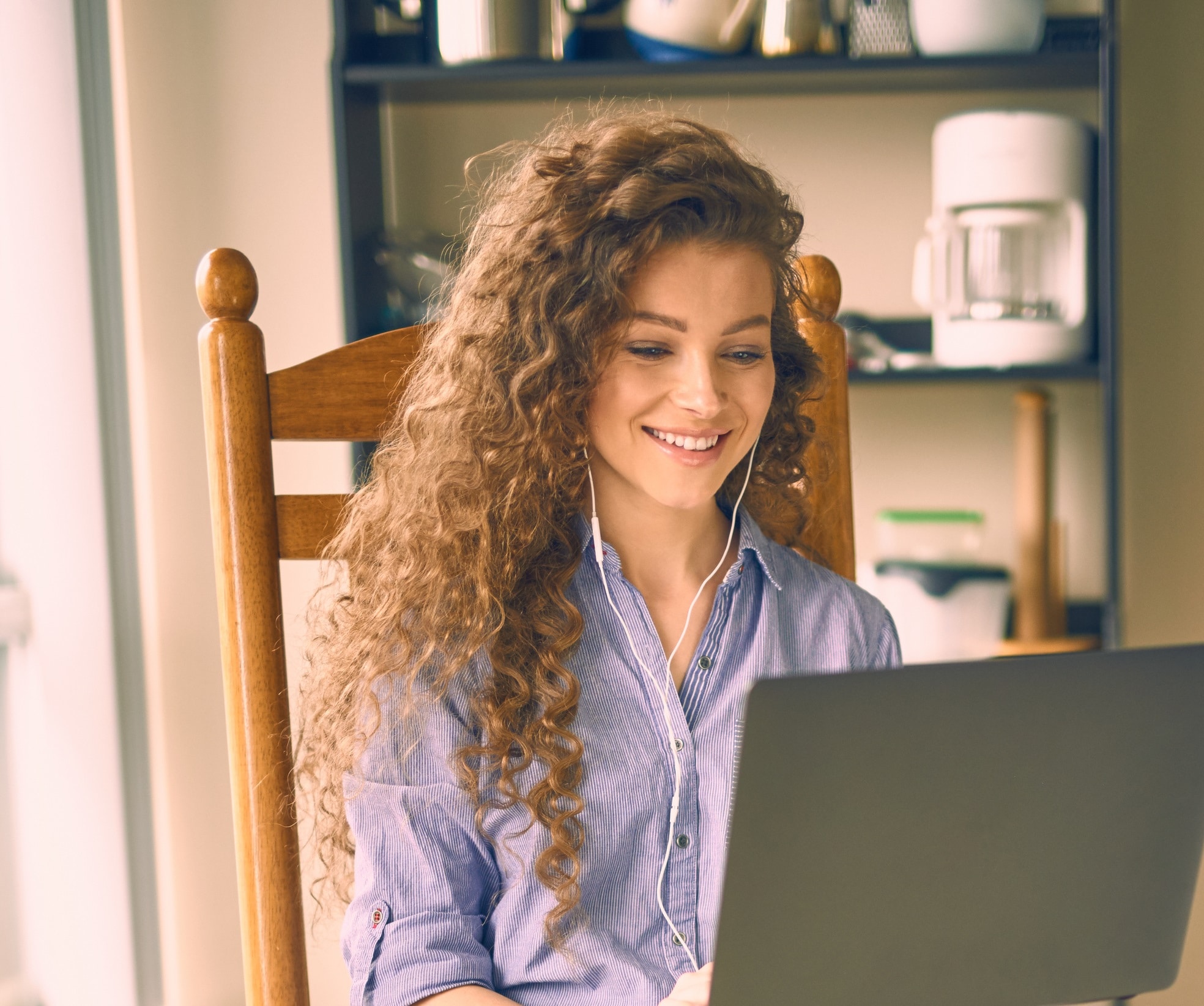 iStock 665294758 - Cabelo loiro escuro: 30 fotos, dicas de coloração, cuidados e manutenção