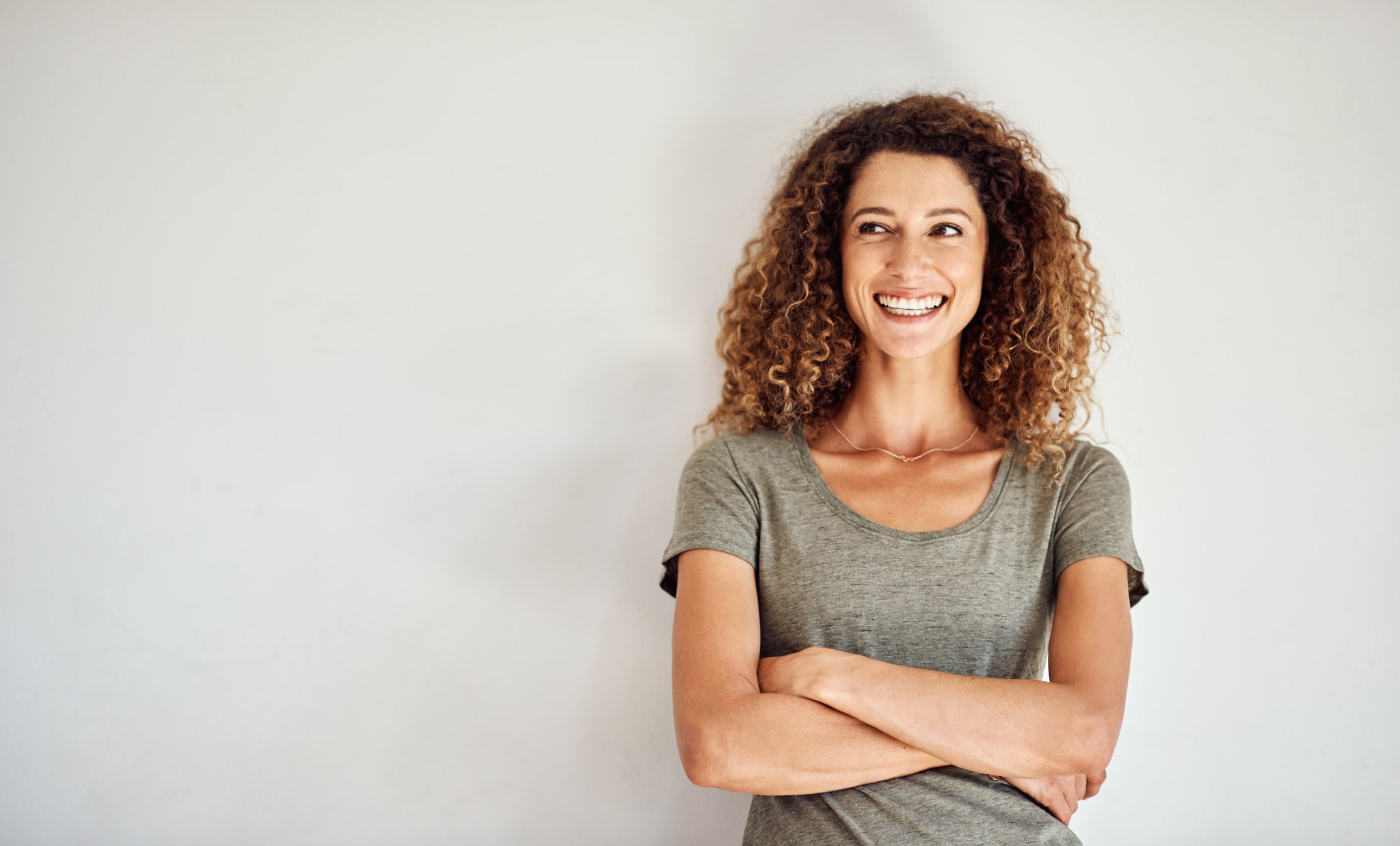 iStock 818612966 - Cabelo loiro escuro: 30 fotos, dicas de coloração, cuidados e manutenção