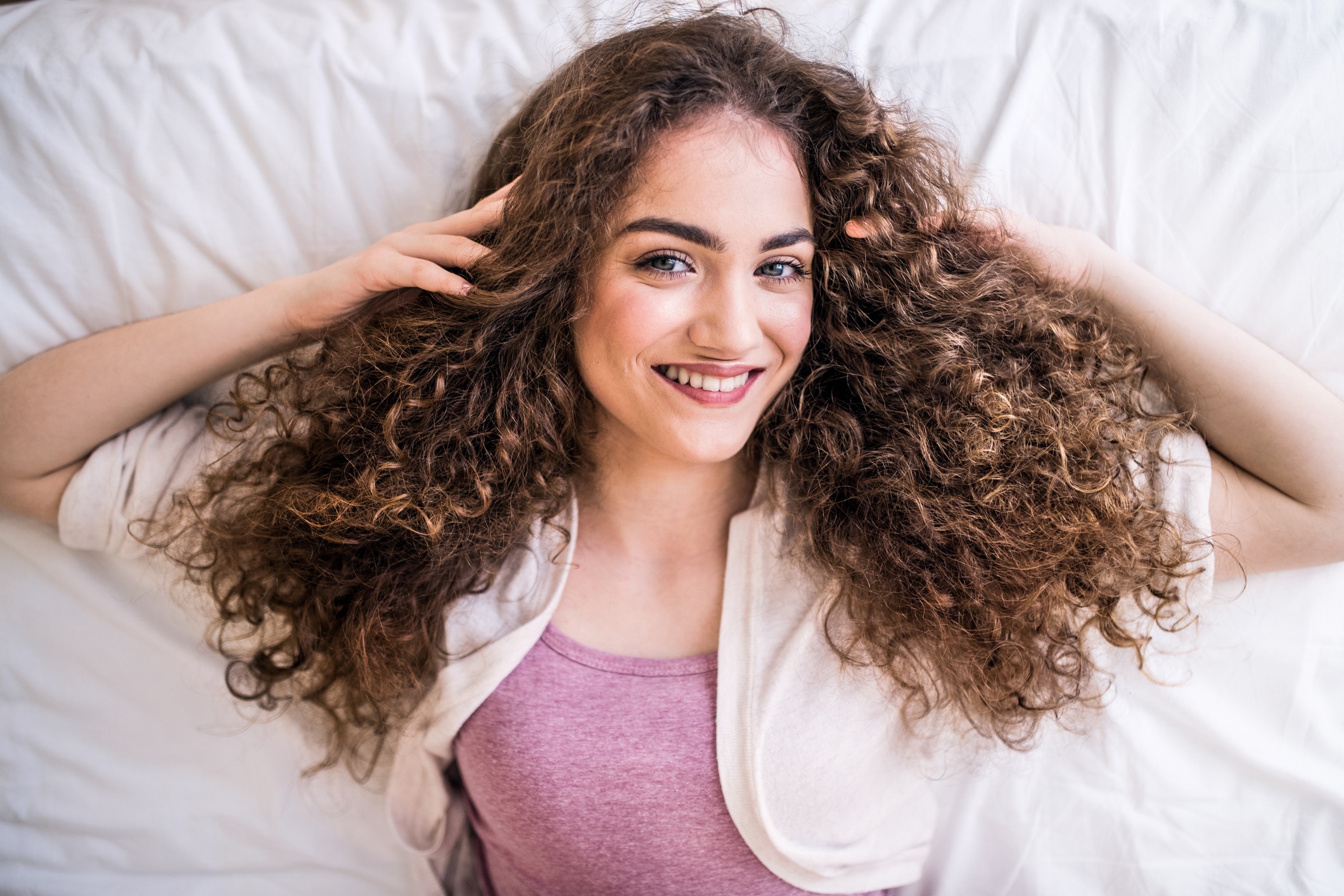 iStock 925210846 - Cabelo loiro escuro: 30 fotos, dicas de coloração, cuidados e manutenção