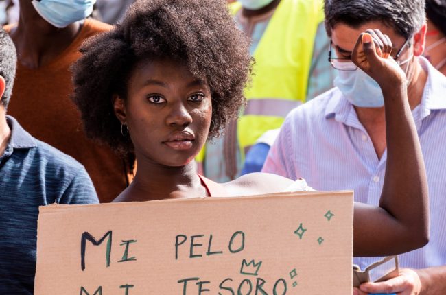 Cabelo bombril? Saiba porque essa é uma comparação racista