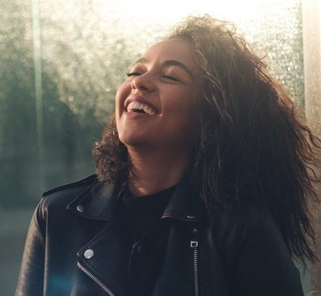 Corte big chop: como cortar o cabelo em transição sozinha?