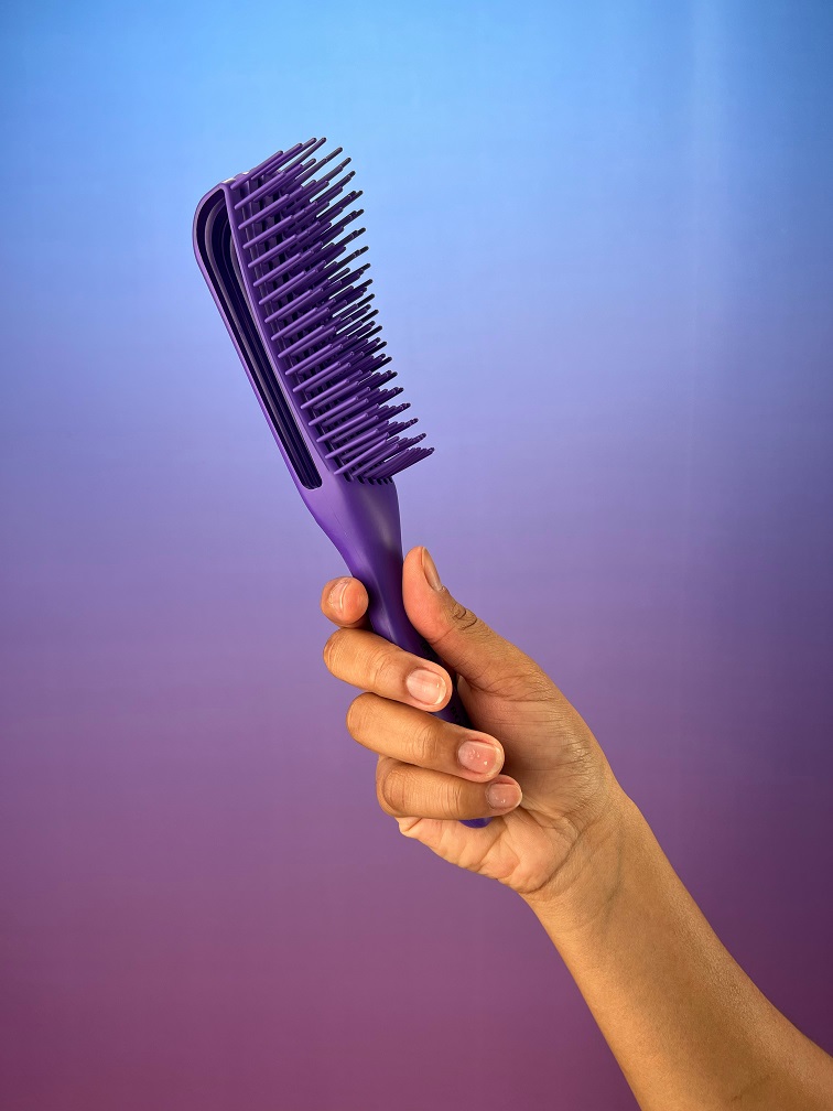 Escova Polvo: Para que serve e como usar no cabelo cacheado?